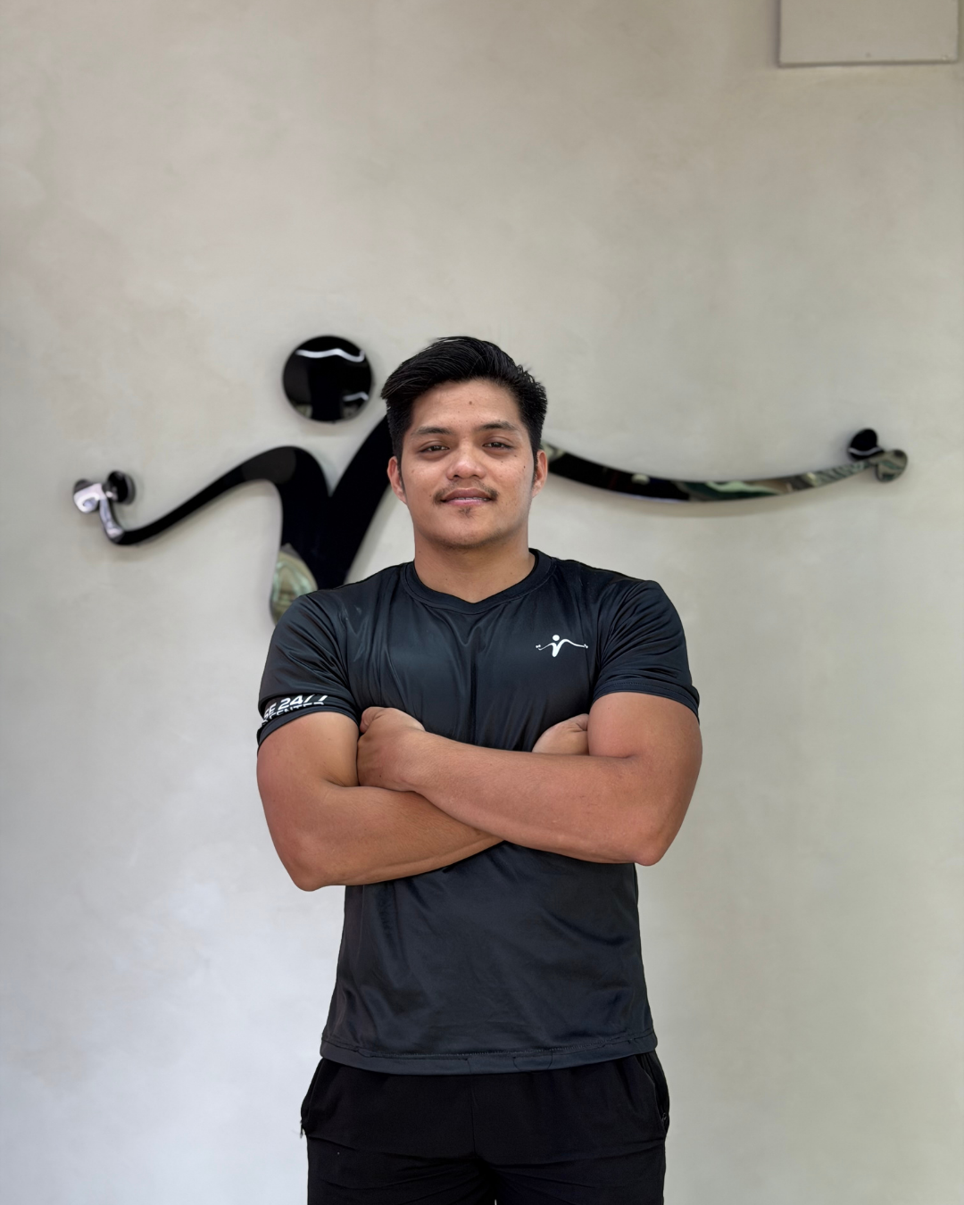TOM CRUZ